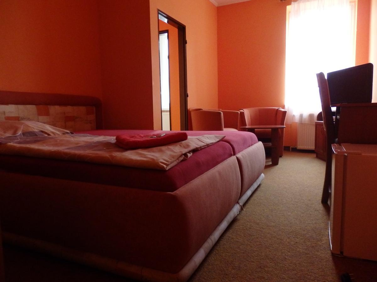 Hotel Zlaty Kriz Teplice Exterior foto